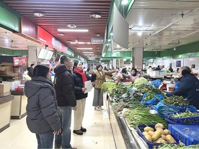 崇川區(qū)審計(jì)局聚焦農(nóng)貿(mào)市場(chǎng)攤位出租管理，開(kāi)展專項(xiàng)市場(chǎng)調(diào)研